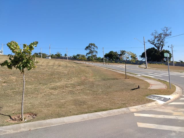 Terreno com 337m², à venda, no bairro Jardim Marlene Miranda em Taubaté