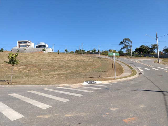 Terreno com 337m², à venda, no bairro Jardim Marlene Miranda em Taubaté