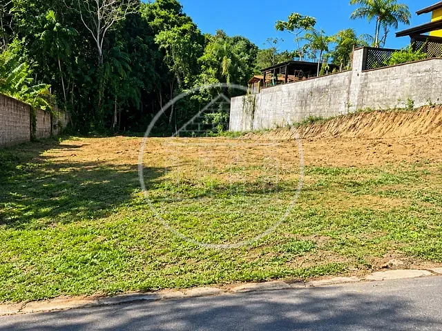 Terreno com 800m², à venda, no bairro Fazenda da Ilha em Embu-Guaçu