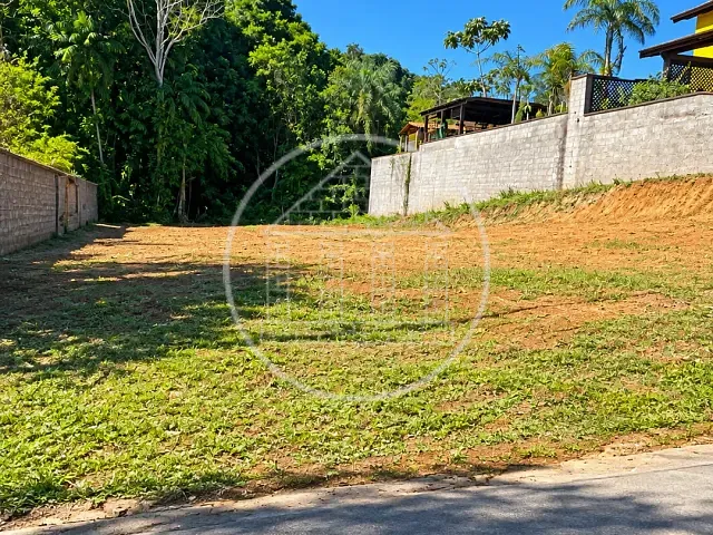 Terreno com 800m², à venda, no bairro Fazenda da Ilha em Embu-Guaçu