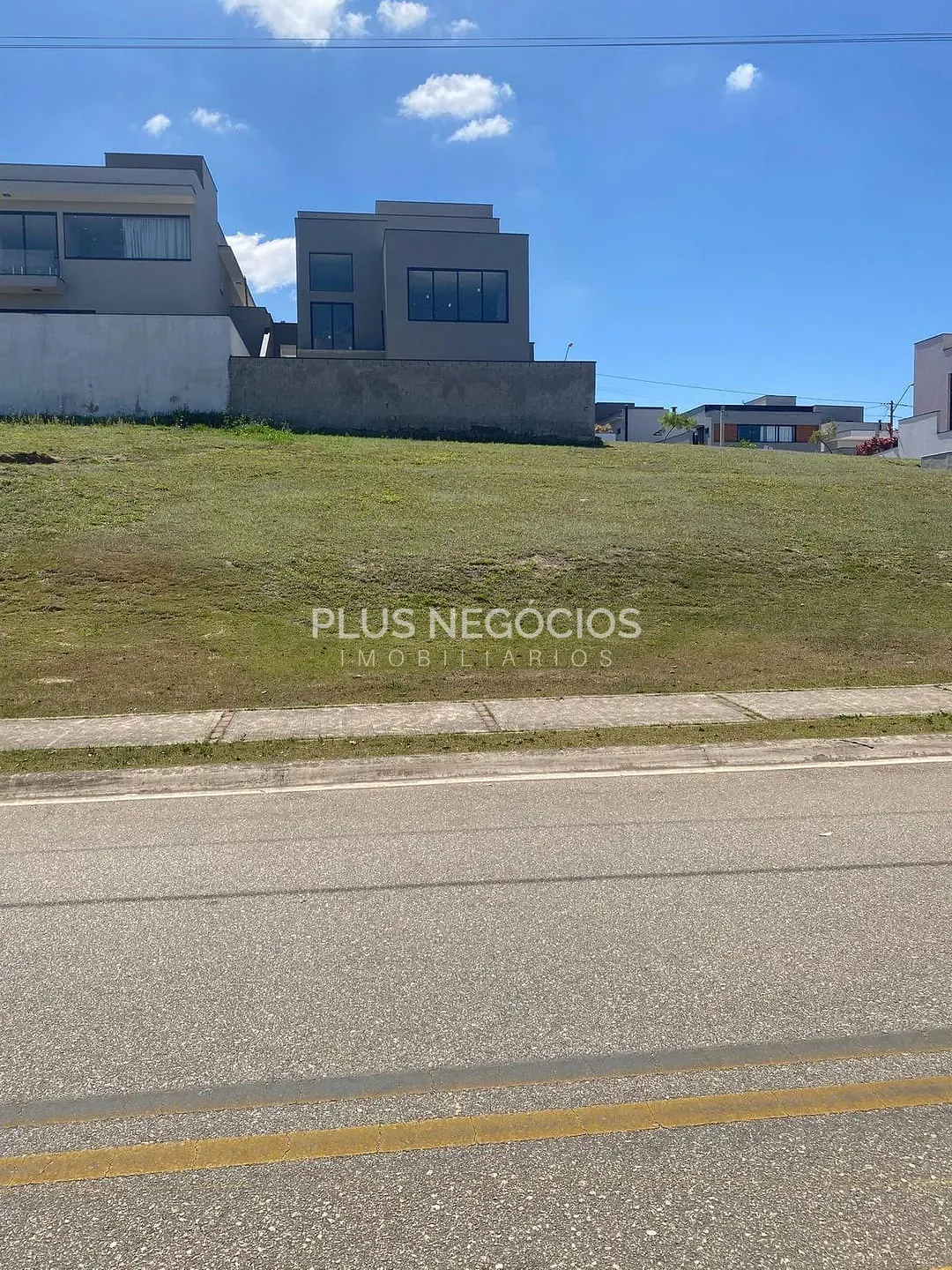 Terreno, 324 m² - Foto 1