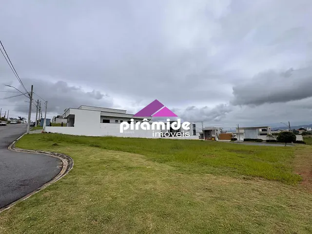 Terreno com 360m², à venda, no bairro Santa Mônica em Caçapava