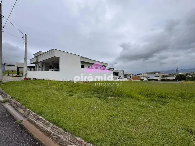 Terreno com 360m², à venda, no bairro Santa Mônica em Caçapava
