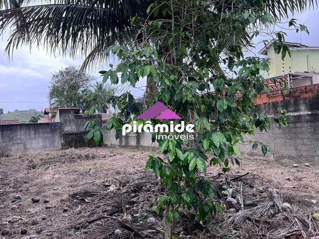 Terreno com 270m², à venda, no bairro Martim de Sá em Caraguatatuba