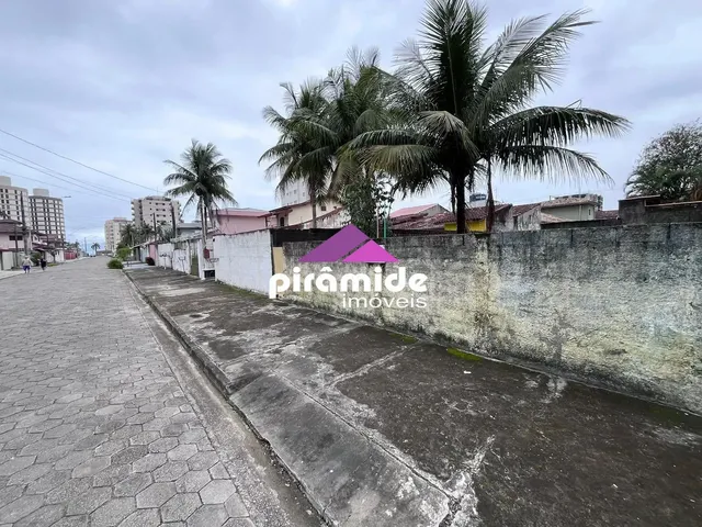Terreno com 270m², à venda, no bairro Martim de Sá em Caraguatatuba