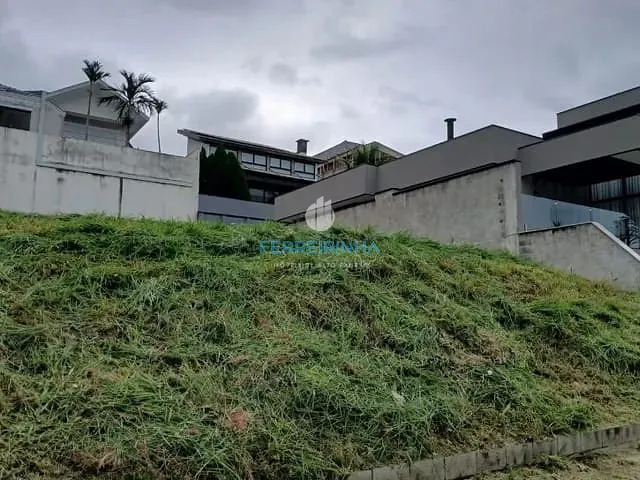 Terreno com 450m², à venda, no bairro Condomínio Residencial Jaguary em São José dos Campos