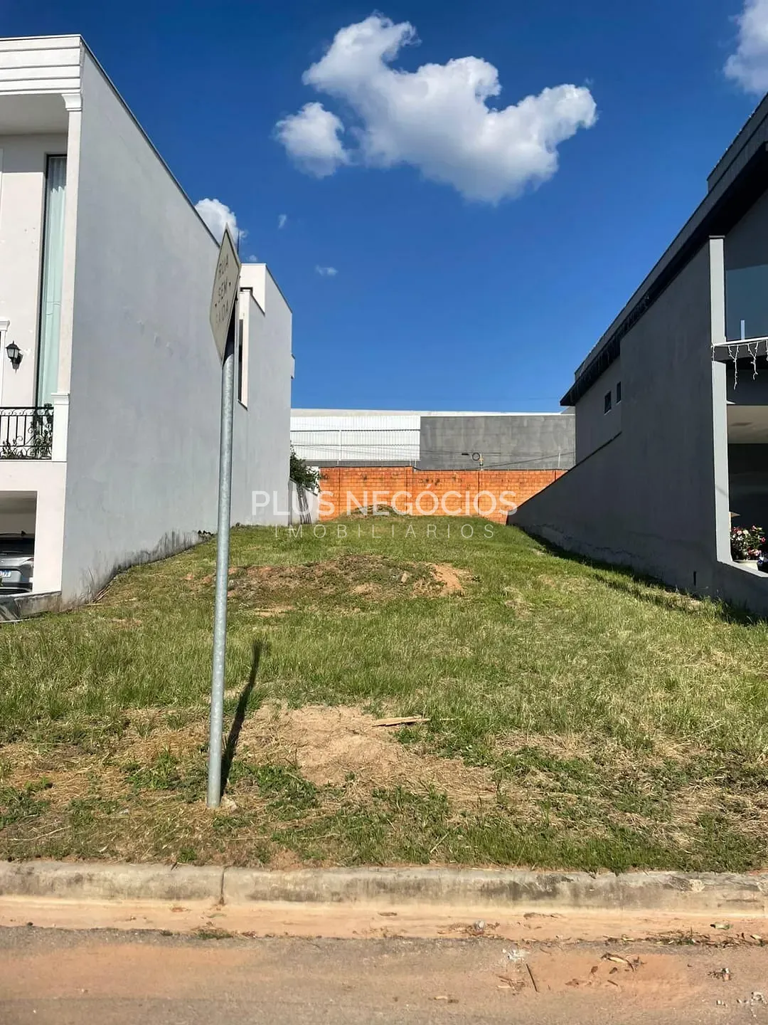 Terreno, 304 m² - Foto 1