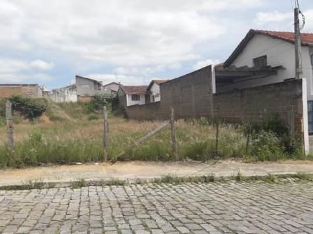 Terreno com 762m², à venda, no bairro Centro em Pindamonhangaba