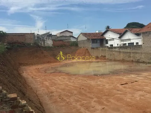 Terreno com 762m², à venda, no bairro Centro em Pindamonhangaba
