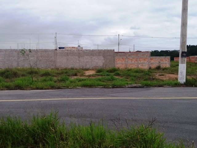 Terreno com 200m², à venda, no bairro Loteamento Residencial e Comercial Araguaia em Pindamonhangaba