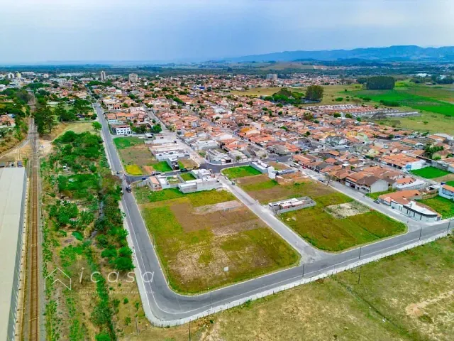 Terreno com 305m², à venda, no bairro Jardim Amália em Caçapava