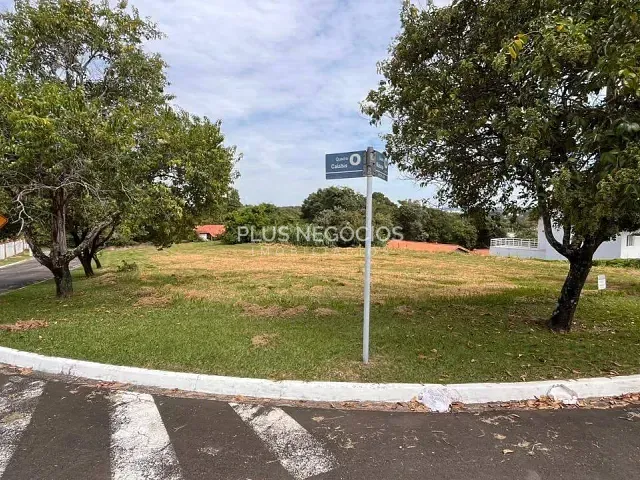 Terreno com 3000m², à venda, no bairro Parque Village Castelo em Itu