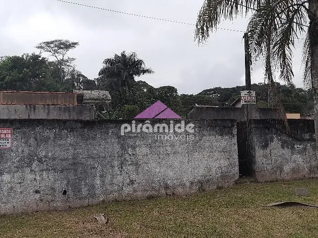 Terreno com 423m², à venda, no bairro Massaguaçu em Caraguatatuba