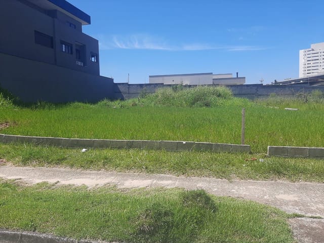 Terreno com 600m², à venda, no bairro Colinas do Paratehy em São José dos Campos