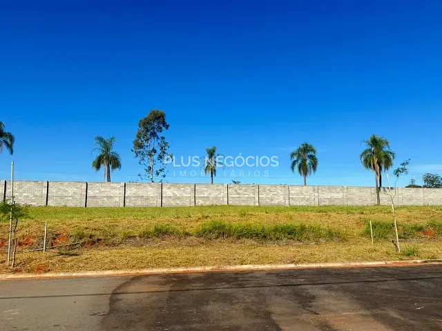 Terreno com 324m², à venda, no bairro Vila La Brunetti em Itapetininga