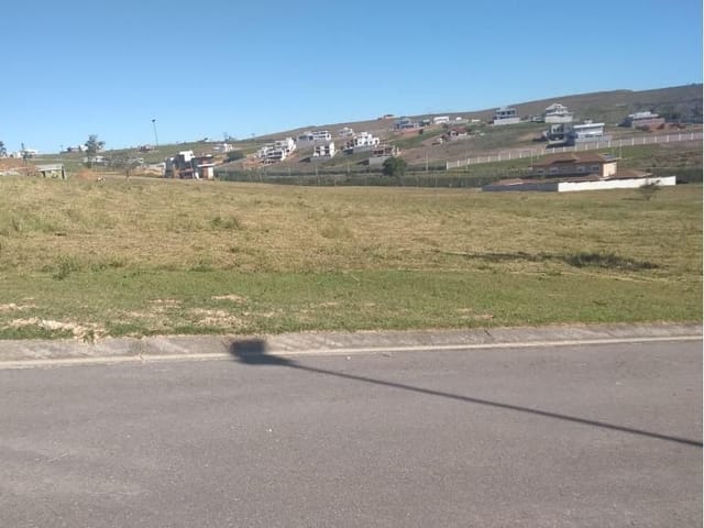 Terreno com 600m², à venda, no bairro Colinas do Paratehy em São José dos Campos