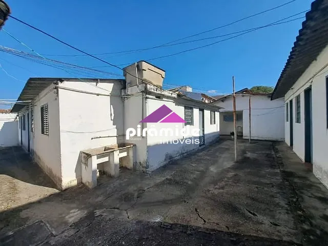 Terreno com 821m², à venda, no bairro Vila Pinheiro em Jacareí