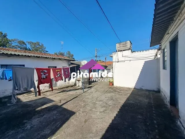 Terreno com 821m², à venda, no bairro Vila Pinheiro em Jacareí