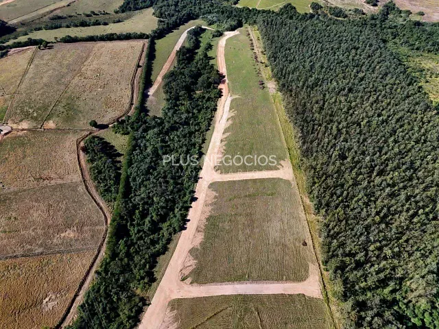 Terreno com 1100m², à venda, no bairro Piraporinha em Salto de Pirapora