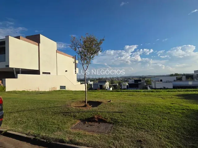 Terreno com 450m², à venda, no bairro Alphaville Nova Esplanada em Votorantim