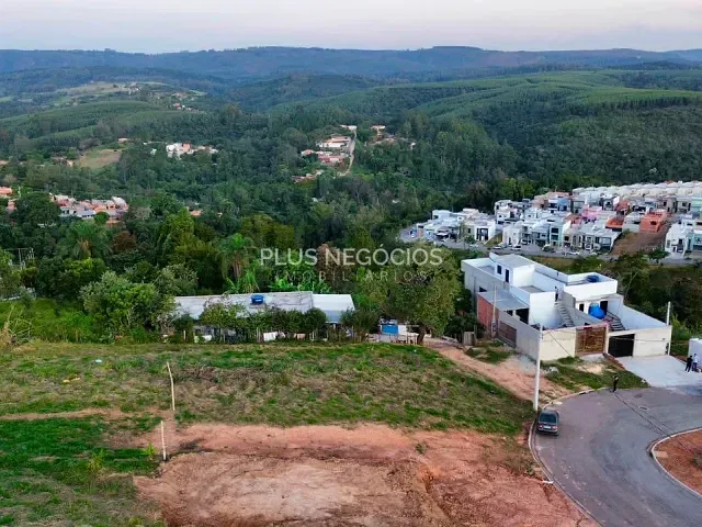 Terreno com 194m², à venda, no bairro Jardim Araújo em Votorantim