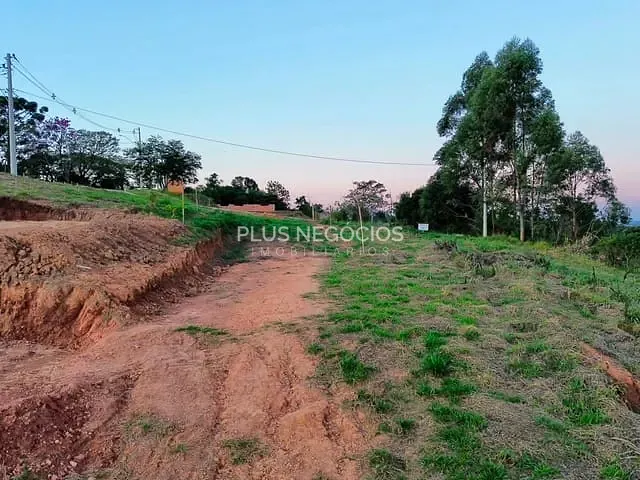 Terreno com 194m², à venda, no bairro Jardim Araújo em Votorantim