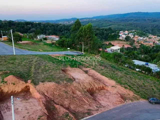 Terreno com 194m², à venda, no bairro Jardim Araújo em Votorantim