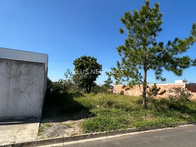 Terreno com 335m², à venda, no bairro Residencial Nova Canaã em Araçoiaba da Serra