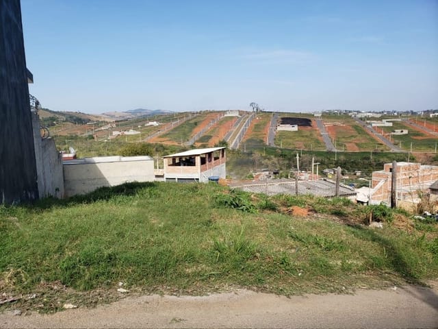 Terreno com 250m², à venda, no bairro Jardim Marlene Miranda em Taubaté