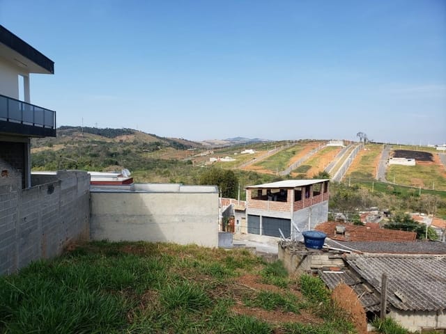 Terreno com 250m², à venda, no bairro Jardim Marlene Miranda em Taubaté