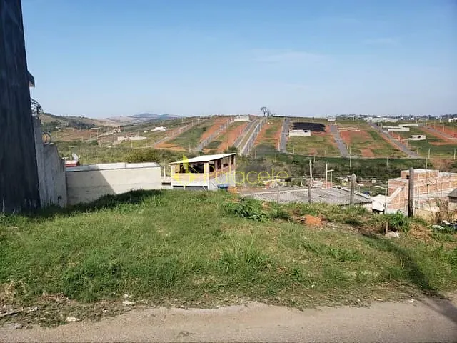 Terreno com 250m², à venda, no bairro Jardim Marlene Miranda em Taubaté