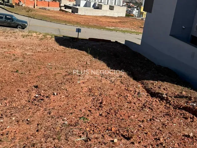 Terreno com 300m², à venda, no bairro Jardim Vila São Domingos em Sorocaba