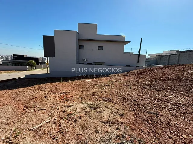 Terreno com 300m², à venda, no bairro Jardim Vila São Domingos em Sorocaba