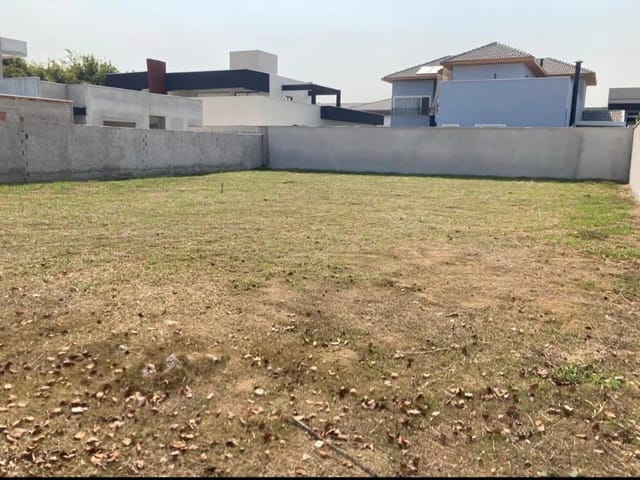 Terreno com 600m², à venda, no bairro Colinas do Paratehy em São José dos Campos