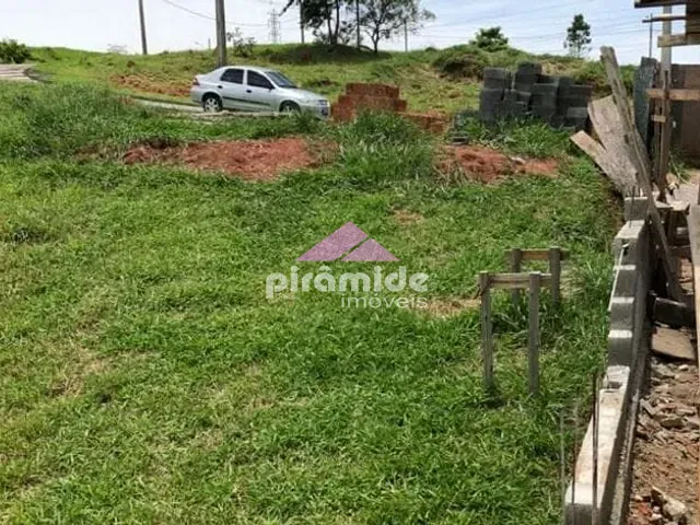 Terreno com 384m², à venda, no bairro Eugênio de Mello em São José dos Campos