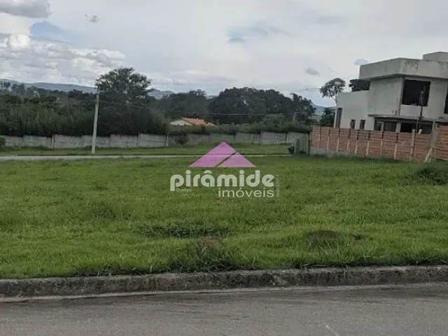 Terreno com 384m², à venda, no bairro Eugênio de Mello em São José dos Campos