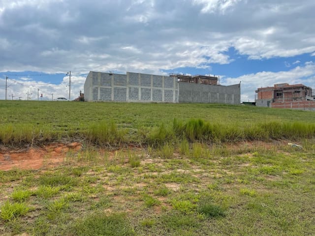 Terreno com 357m², à venda, no bairro Urbanova em São José dos Campos