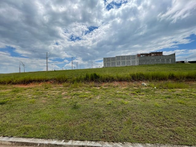 Terreno com 357m², à venda, no bairro Urbanova em São José dos Campos