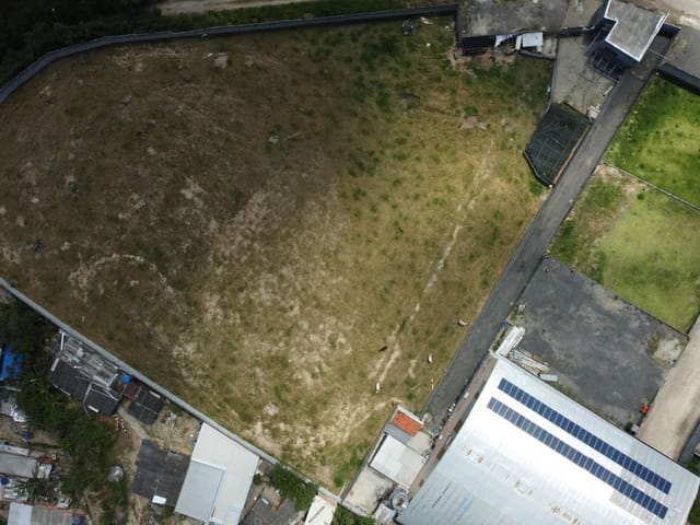 Terreno com 3750m², à venda, no bairro Jardim Torrão de Ouro em São José dos Campos