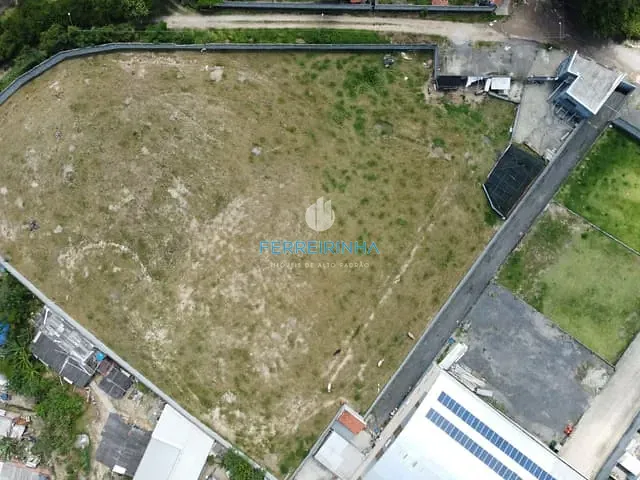 Terreno com 3750m², à venda, no bairro Jardim Torrão de Ouro em São José dos Campos