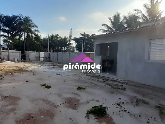 Terreno com 250m², à venda, no bairro Massaguaçu em Caraguatatuba