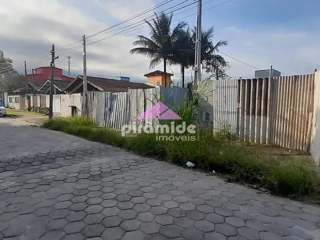 Terreno com 250m², à venda, no bairro Massaguaçu em Caraguatatuba