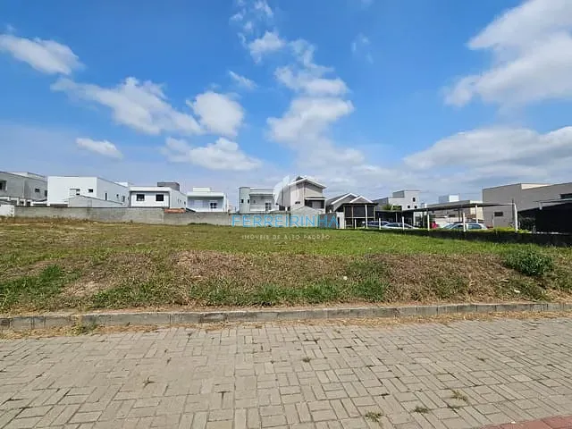 Terreno com 525m², para alugar, no bairro Urbanova em São José dos Campos