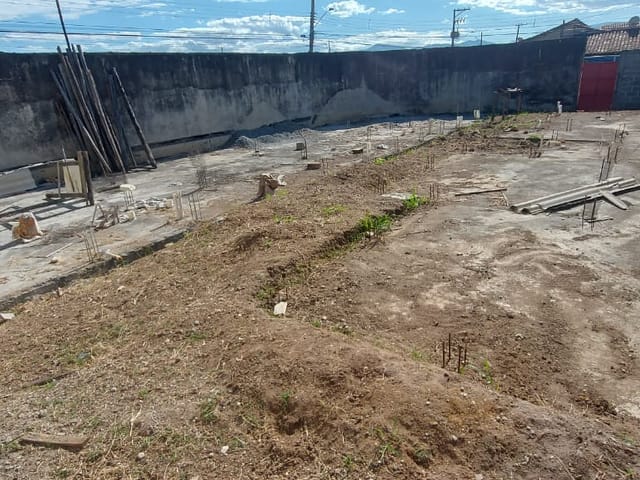 Terreno com 255m², à venda, no bairro Conjunto Residencial Araretama em Pindamonhangaba
