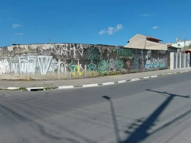 Terreno com 255m², à venda, no bairro Conjunto Residencial Araretama em Pindamonhangaba