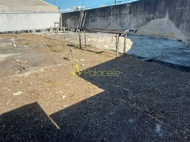 Terreno com 255m², à venda, no bairro Conjunto Residencial Araretama em Pindamonhangaba