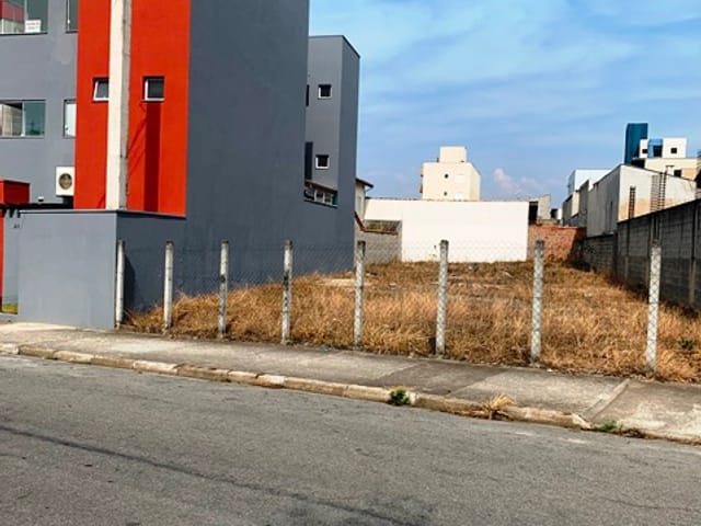 Terreno com 556m², à venda, no bairro Parque das Nações em Pindamonhangaba
