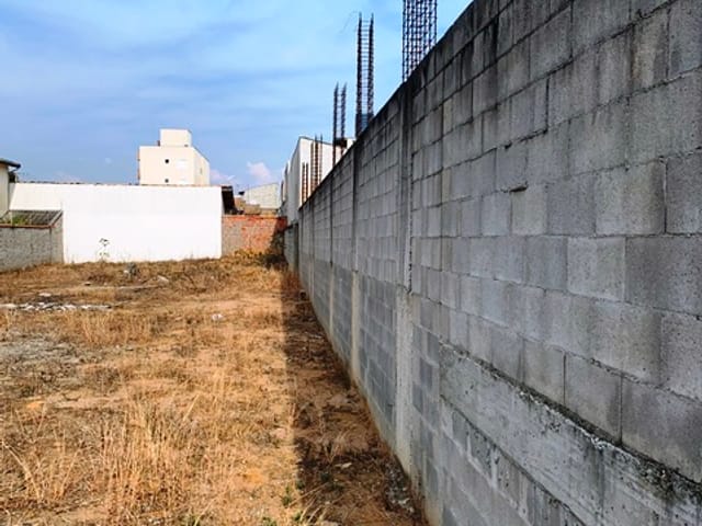 Terreno com 556m², à venda, no bairro Parque das Nações em Pindamonhangaba