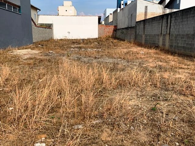 Terreno com 556m², à venda, no bairro Parque das Nações em Pindamonhangaba