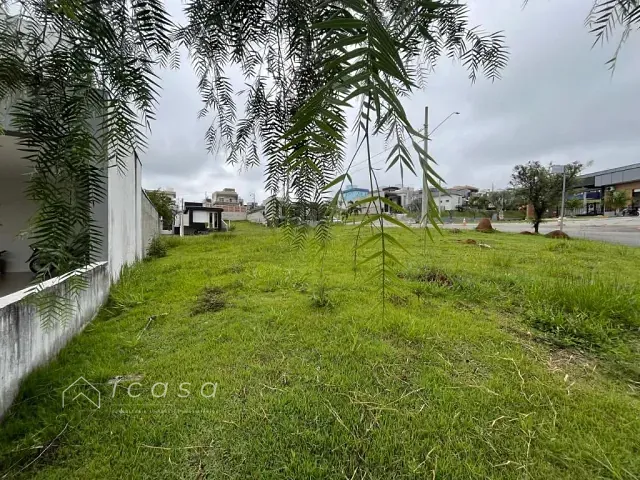 Terreno com 353m², à venda, no bairro Residencial Malibu em Caçapava